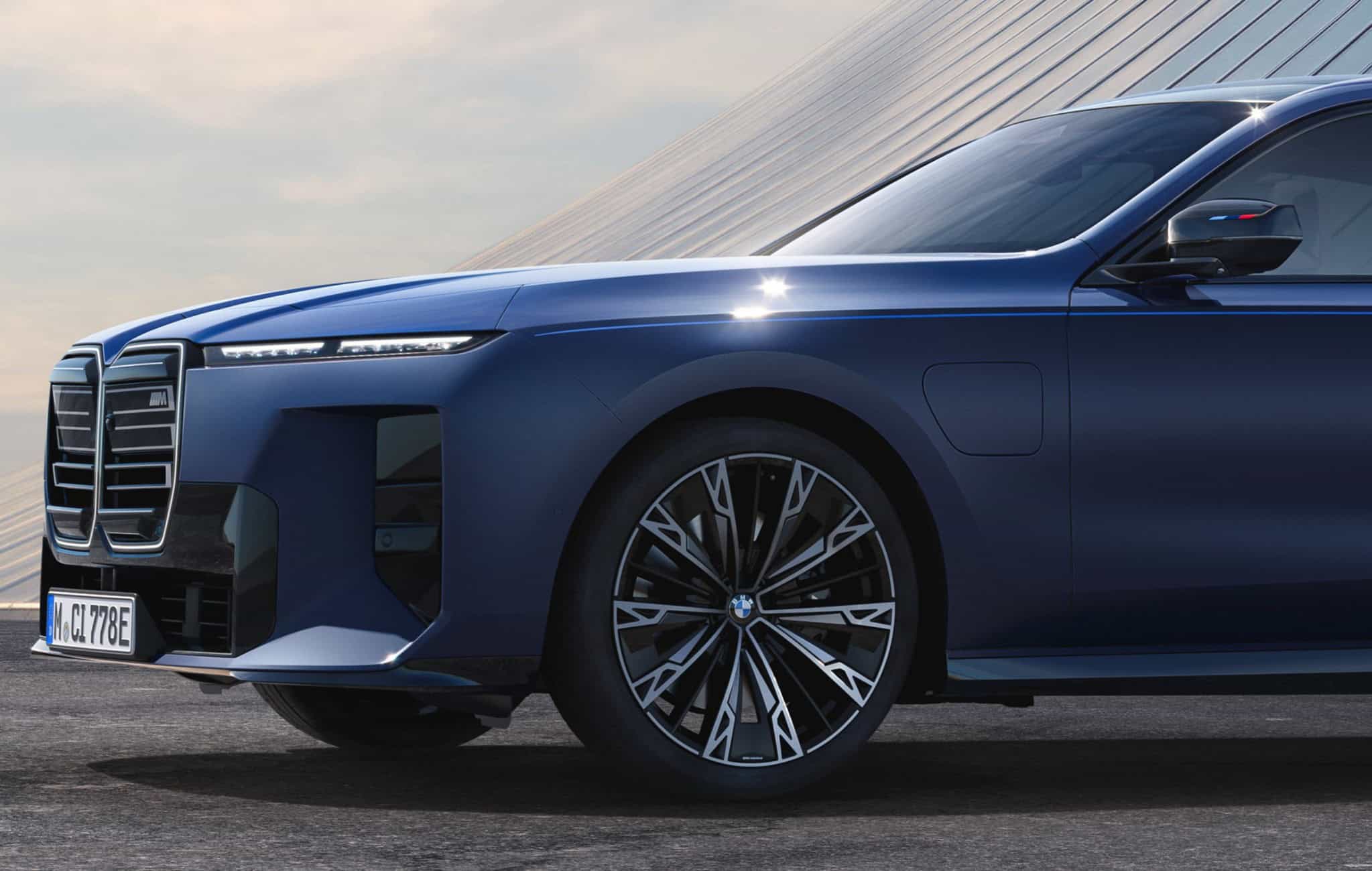 2027 BMW M760e Reveals New M Mirror Design, 22-Inch Wheels