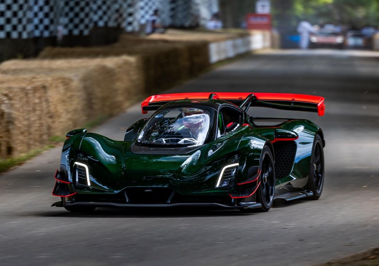 Czinger 21C arrives at Nurburgring to challenge Mustang GTD’s lap record