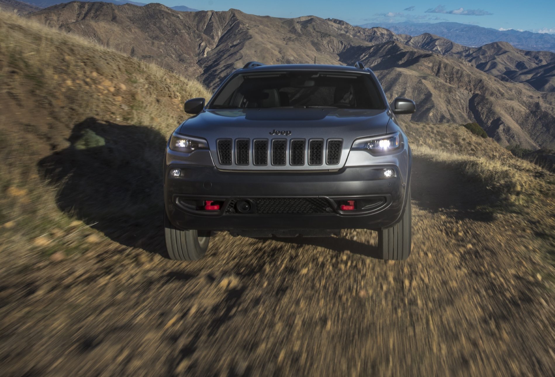 Jeep Recalls Nearly 62,000 2019-2023 Cherokee SUVs for Potential Loss of Power Problem